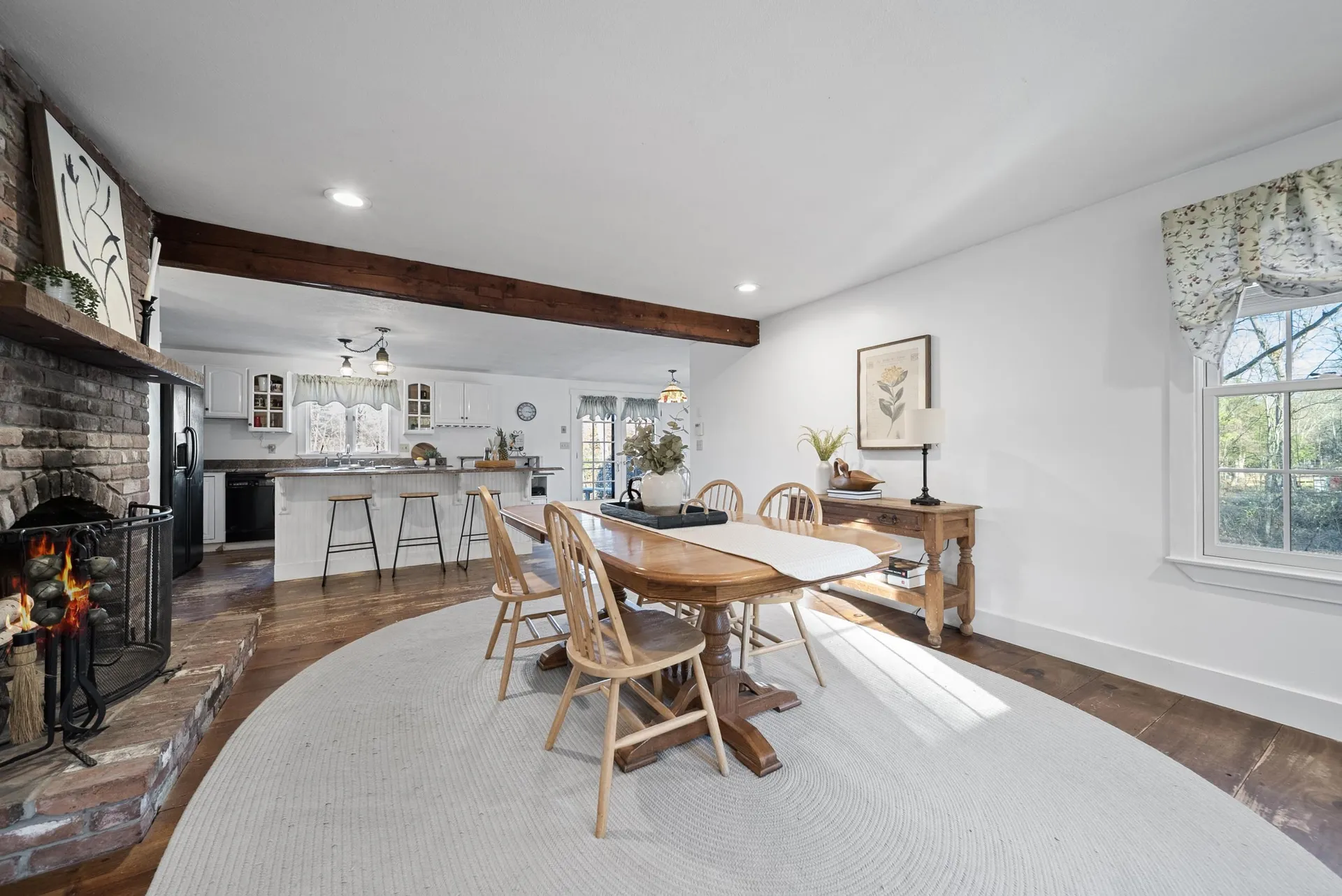 73 Pine Street Danville NH 03819