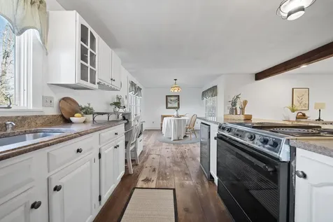 73 Pine Street Danville NH 03819