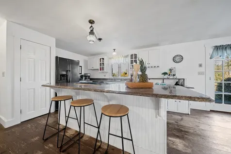 73 Pine Street Danville NH 03819