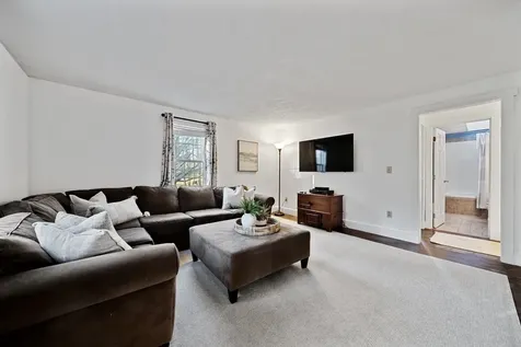 73 Pine Street Danville NH 03819