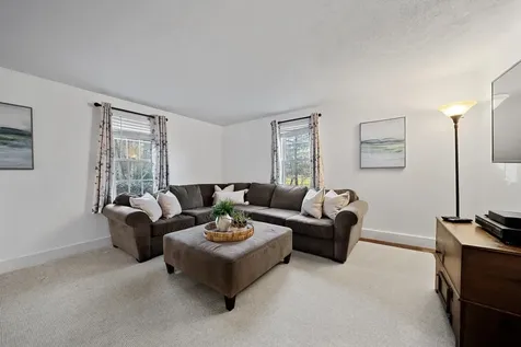 73 Pine Street Danville NH 03819