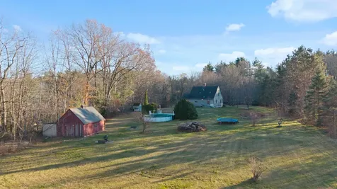 73 Pine Street Danville NH 03819