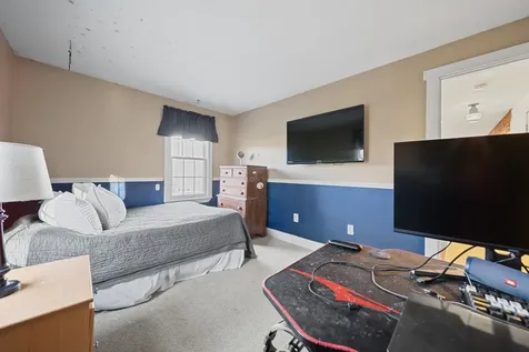 73 Pine Street Danville NH 03819