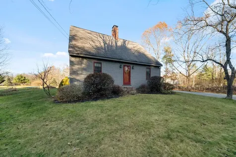 73 Pine Street Danville NH 03819