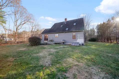 73 Pine Street Danville NH 03819