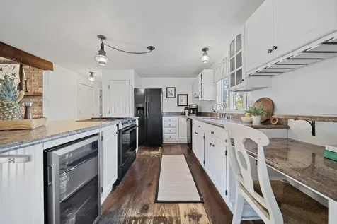 73 Pine Street Danville NH 03819