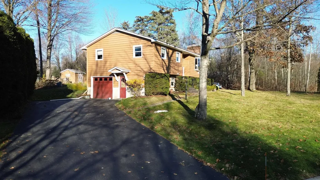 21 Briar Lane Essex VT 05452