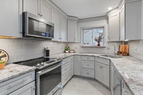 224 Locust Hill Shelburne VT 05482