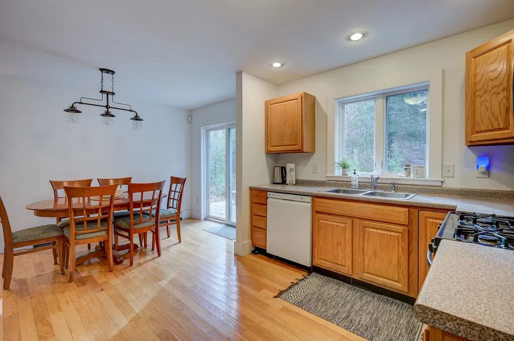 2280 West Side Road Conway NH 03860