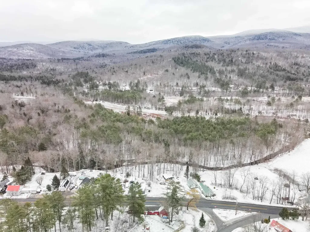 529 New Hampshire Route 25 Warren NH 03279