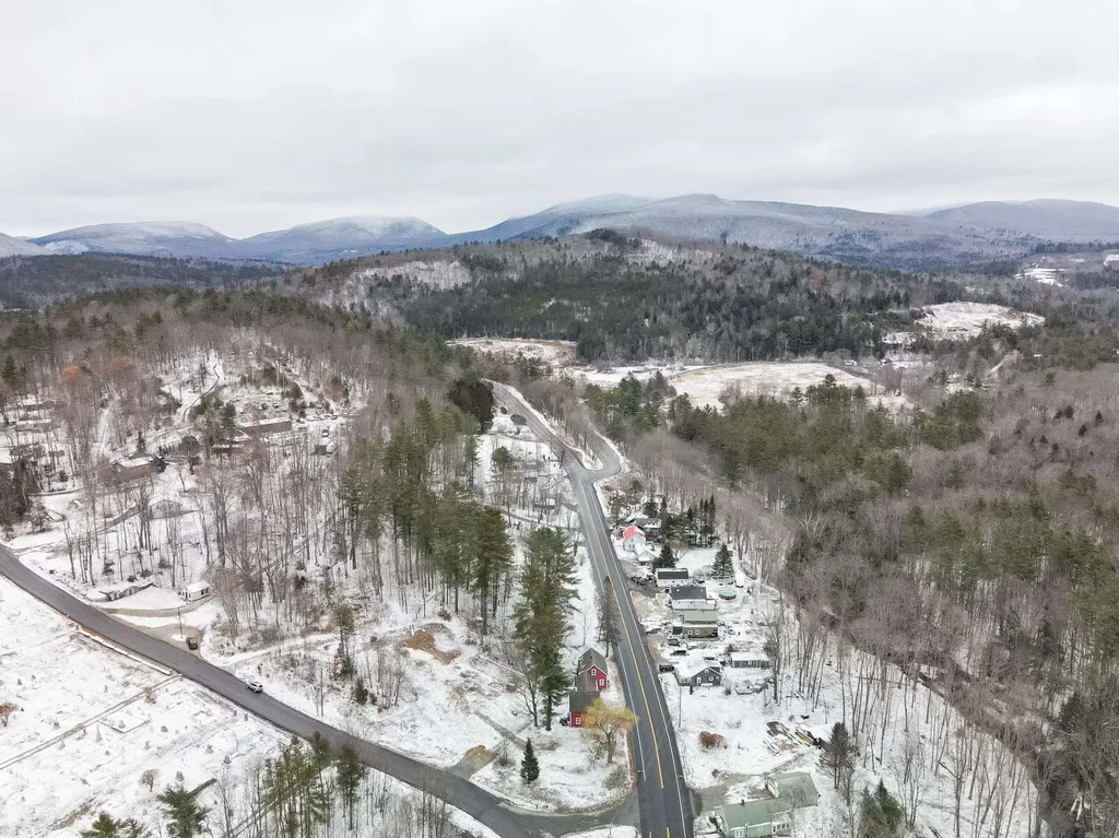 529 New Hampshire Route 25 Warren NH 03279