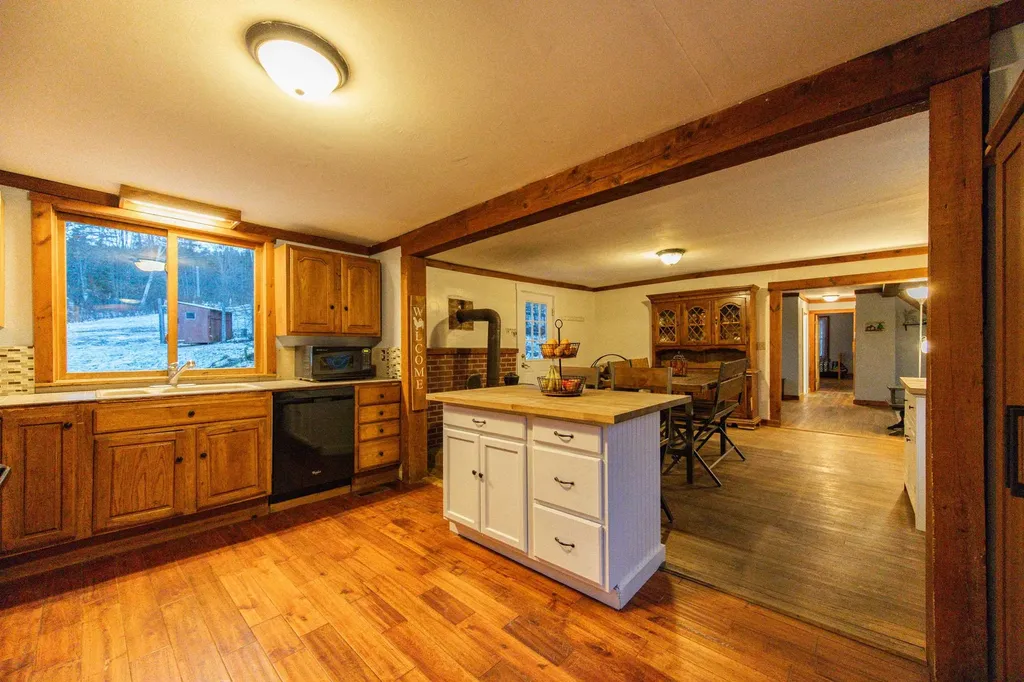 529 New Hampshire Route 25 Warren NH 03279