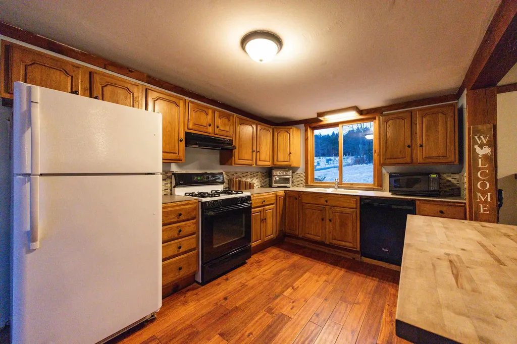 529 New Hampshire Route 25 Warren NH 03279