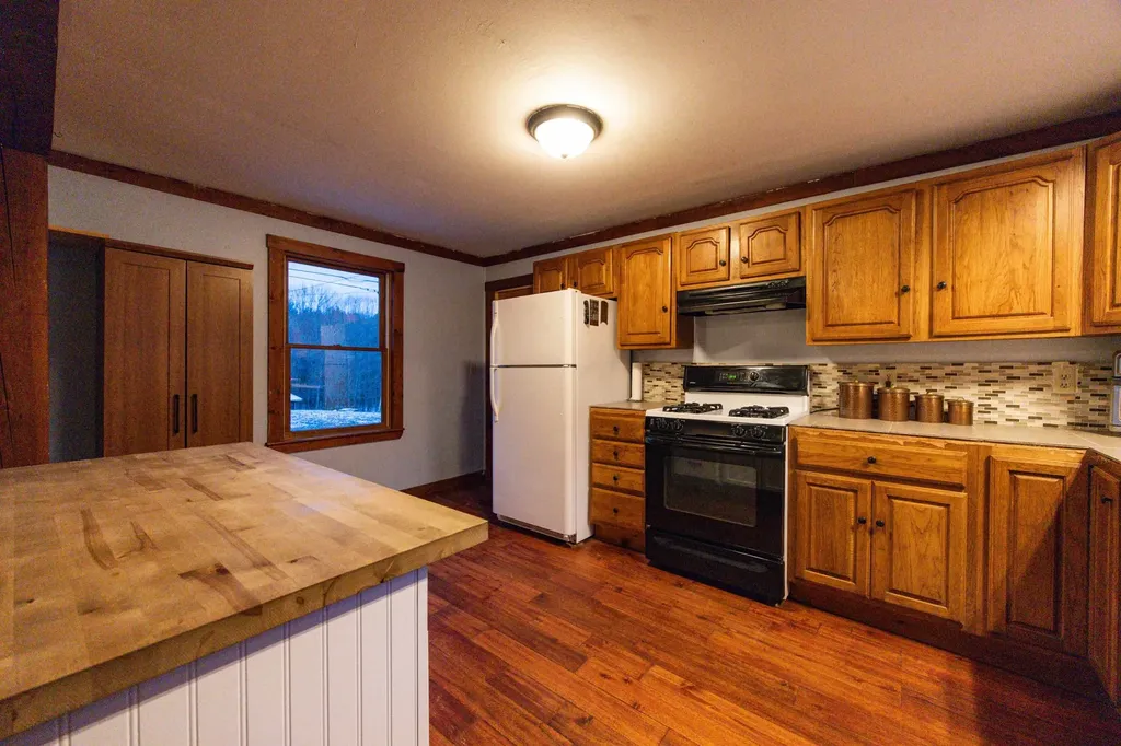 529 New Hampshire Route 25 Warren NH 03279