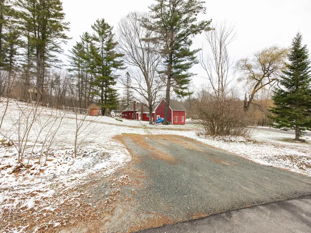 529 New Hampshire Route 25 Warren NH 03279