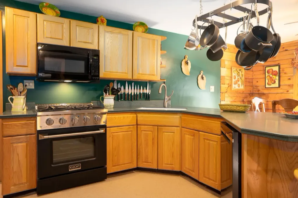 4880 Pikes Falls Road Jamaica VT 05343-9811