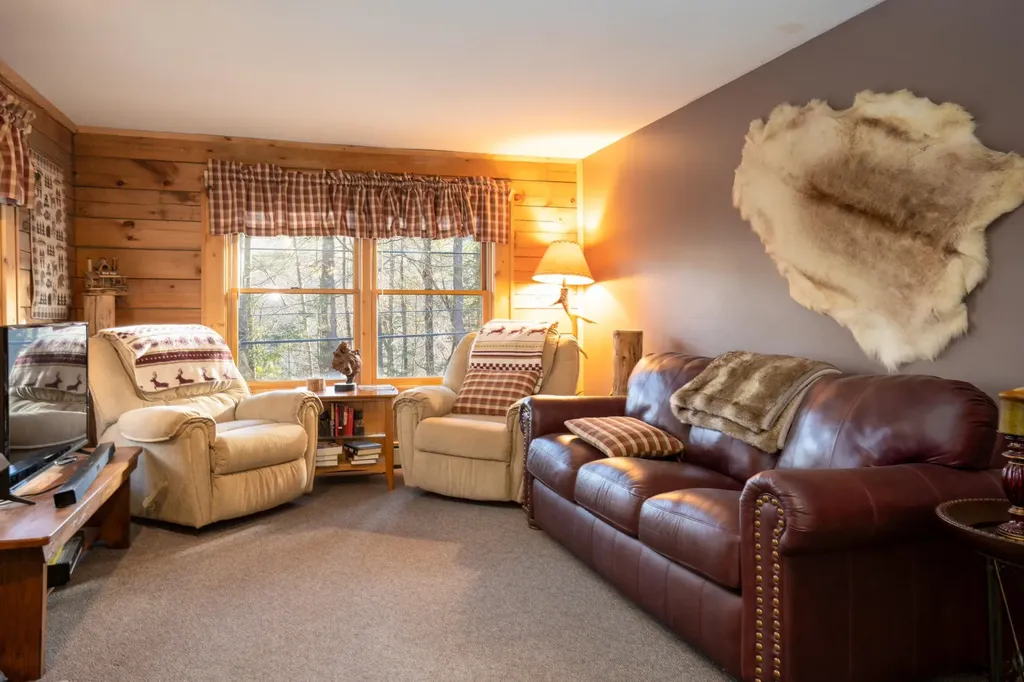 4880 Pikes Falls Road Jamaica VT 05343-9811