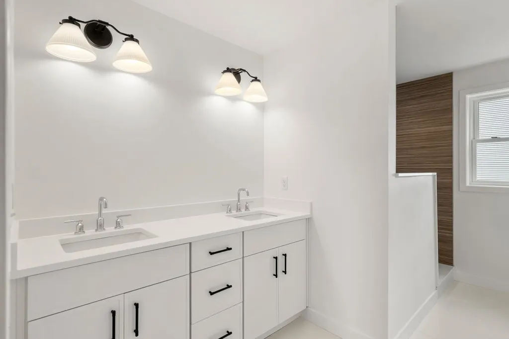 19 Lily Lane Londonderry NH 03053