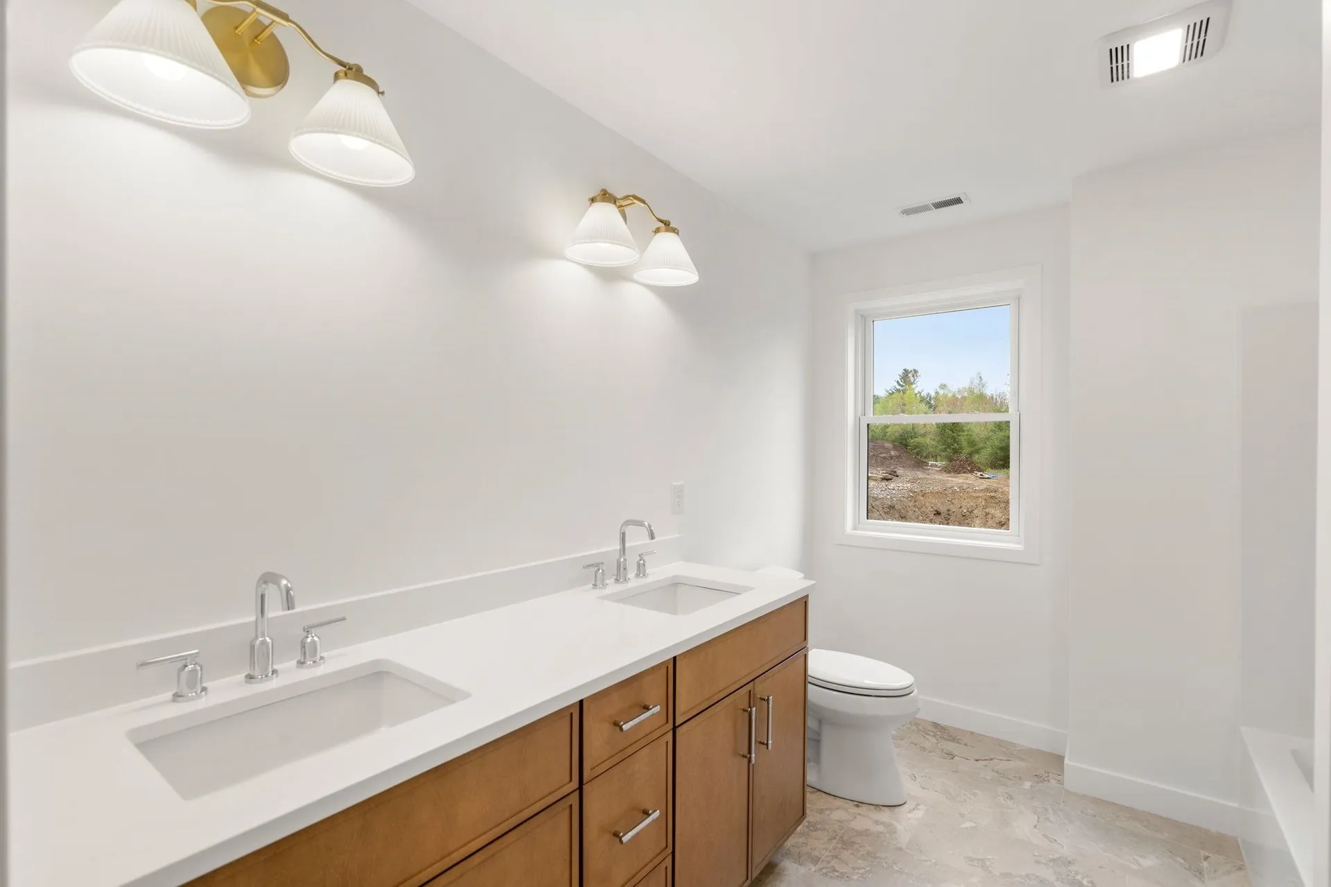 19 Lily Lane Londonderry NH 03053