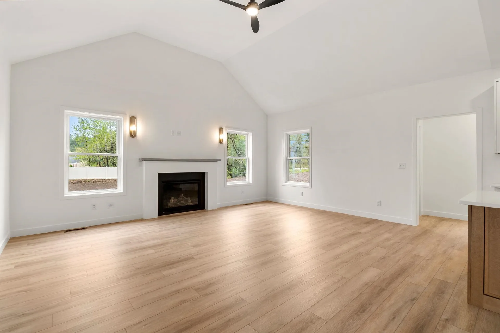 19 Lily Lane Londonderry NH 03053