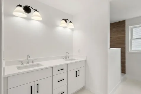 19 Lily Lane Londonderry NH 03053