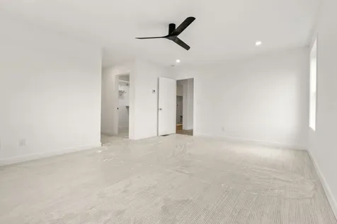 19 Lily Lane Londonderry NH 03053