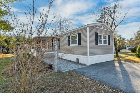 9 Strawberry Lane Concord NH 03301