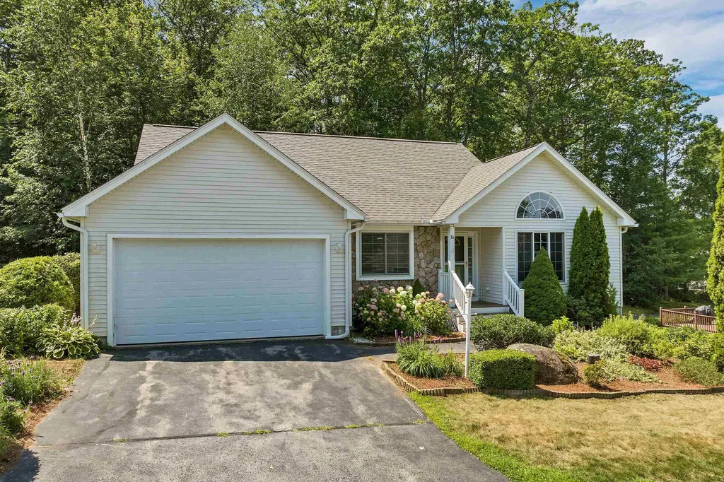 16 Red Oak Drive Gilford NH 03249