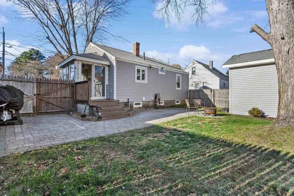 221 Elgin Avenue Manchester NH 03104