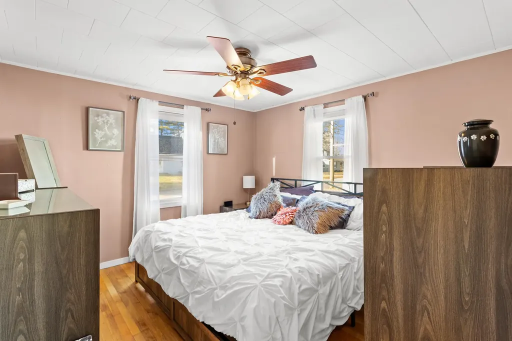 221 Elgin Avenue Manchester NH 03104