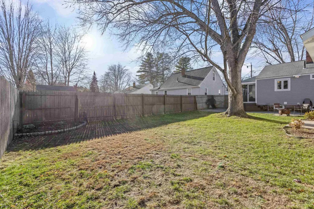 221 Elgin Avenue Manchester NH 03104