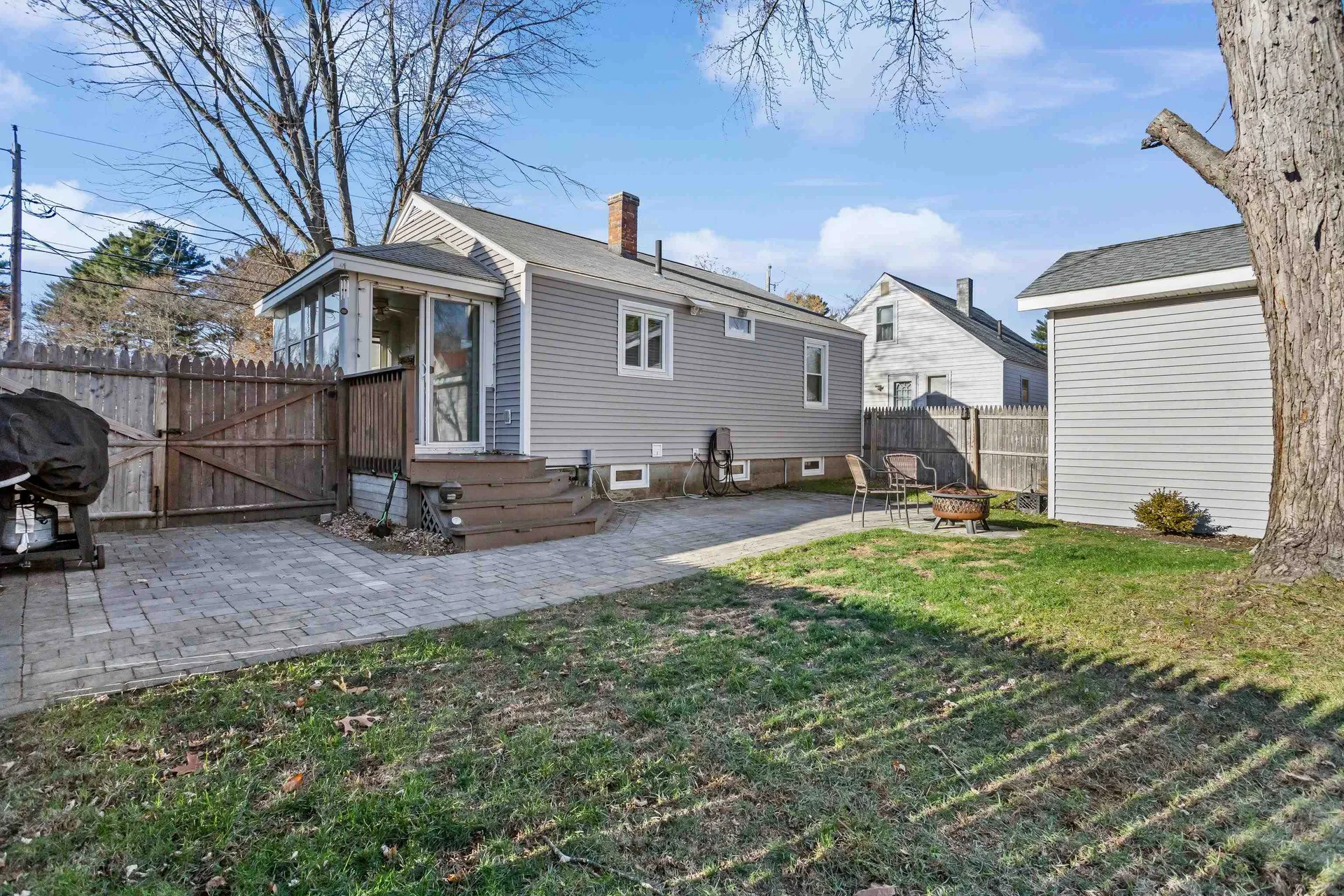 221 Elgin Avenue Manchester NH 03104