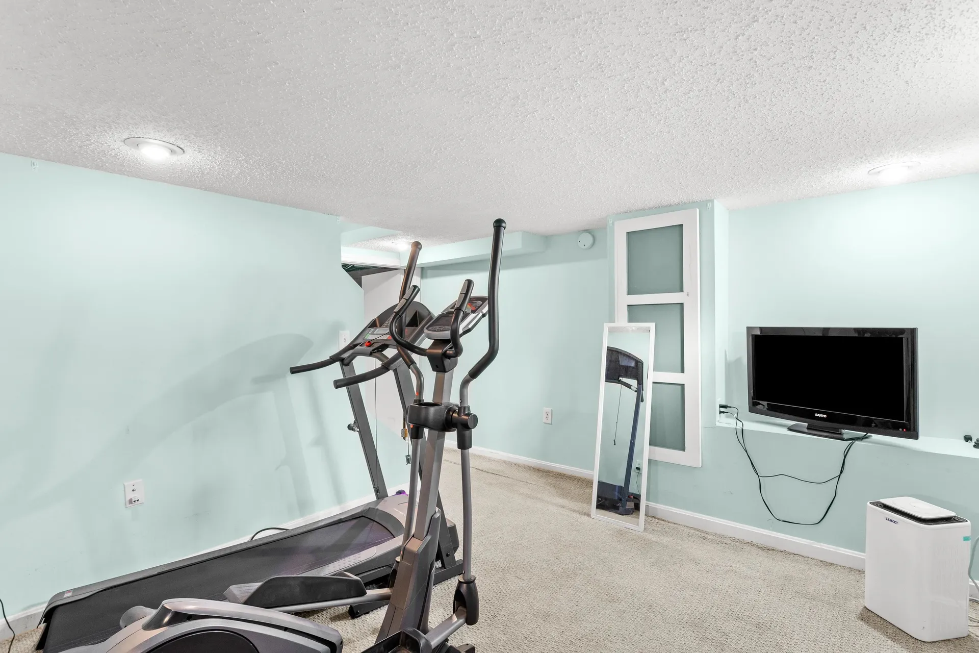 221 Elgin Avenue Manchester NH 03104