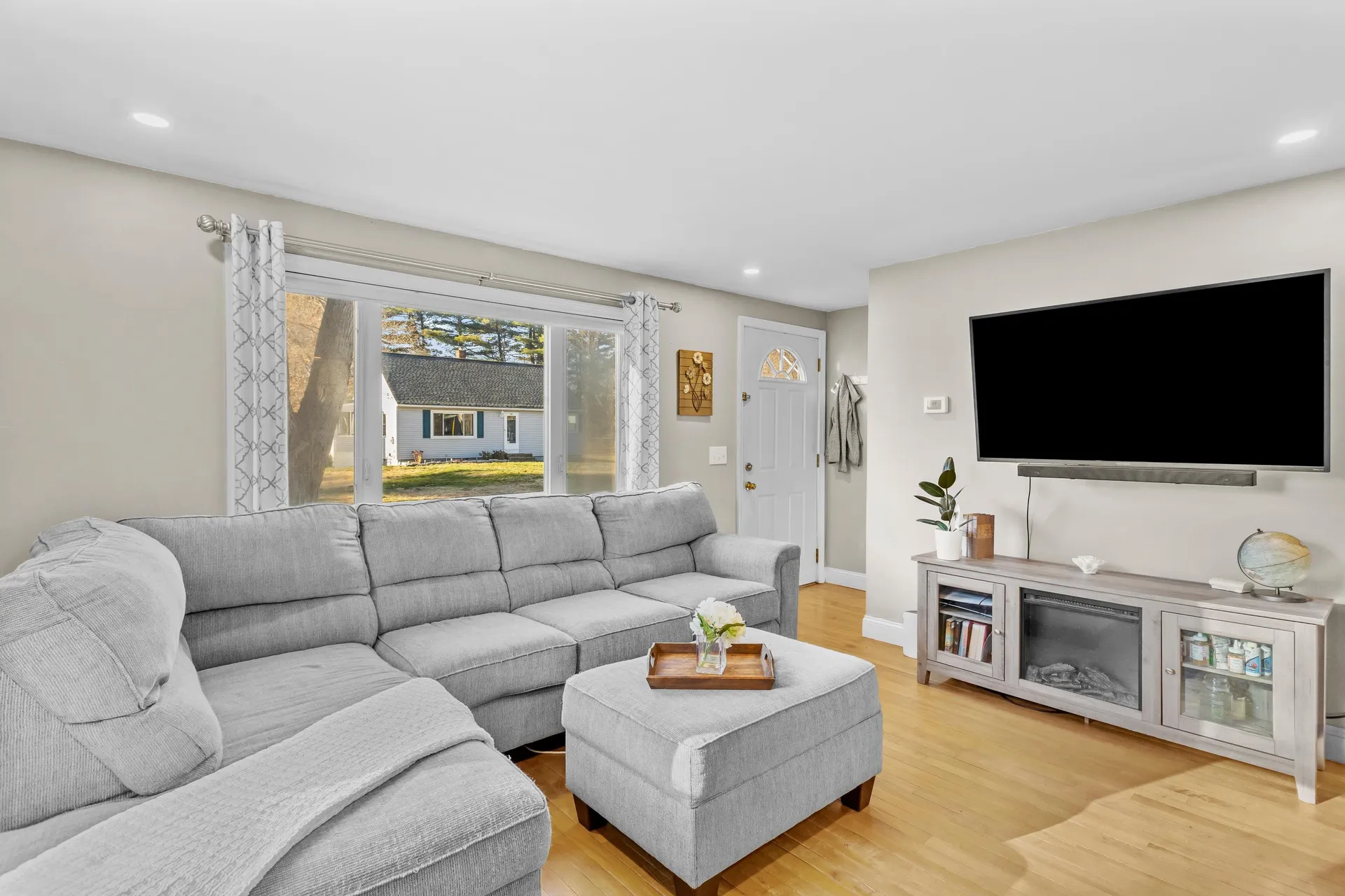 221 Elgin Avenue Manchester NH 03104