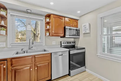 221 Elgin Avenue Manchester NH 03104