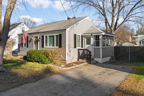 221 Elgin Avenue Manchester NH 03104