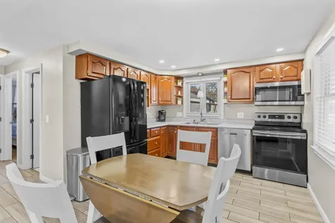 221 Elgin Avenue Manchester NH 03104
