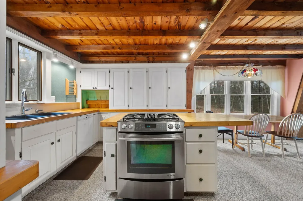 14 About Nothing Lane Barrington NH 03825