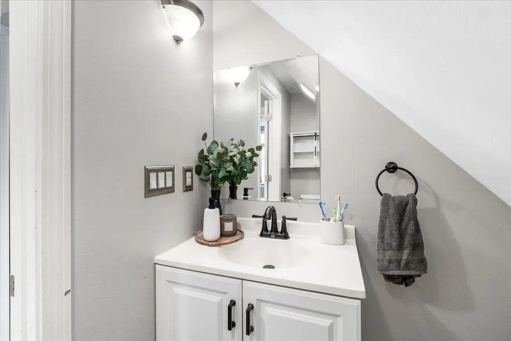 180 Kendall Street Franklin NH 03235