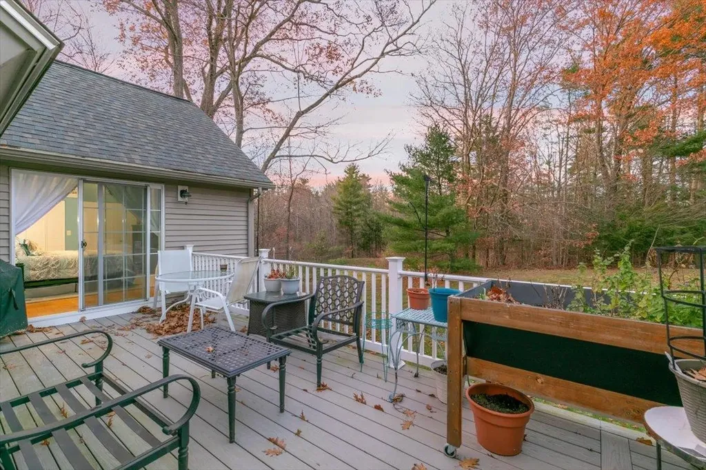 40 Cricket Hill Road East Kingston NH 03827