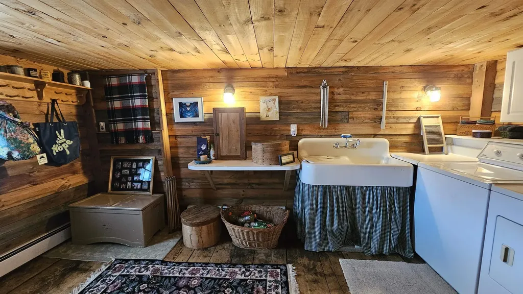 3763 Vt 109 Cambridge VT 05492