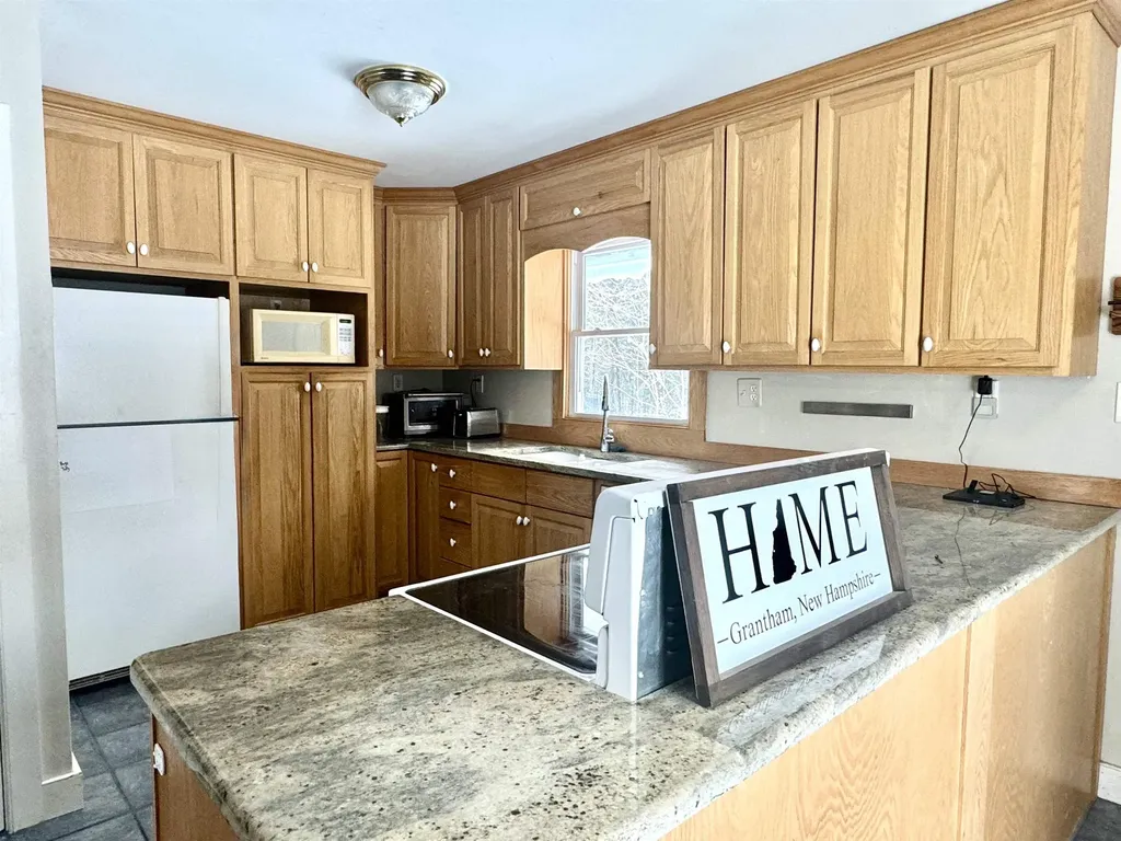 11 Sugarwood Lane Grantham NH 03753
