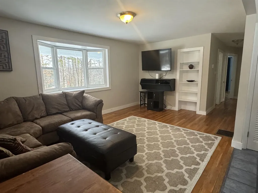 11 Sugarwood Lane Grantham NH 03753