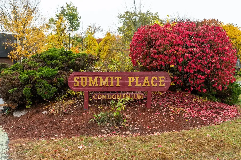 56 Robert Court Manchester NH 03103