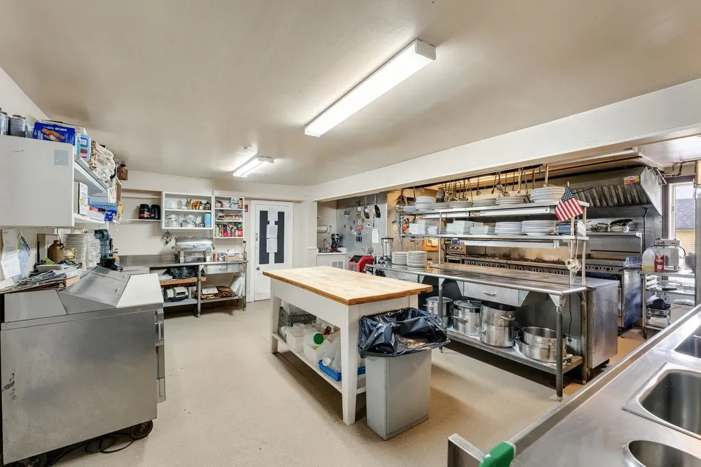 54 Red Clover Lane Mendon VT 05701