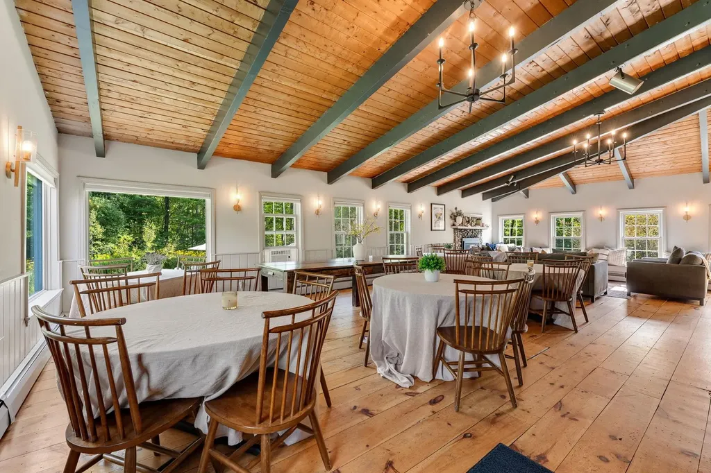 54 Red Clover Lane Mendon VT 05701