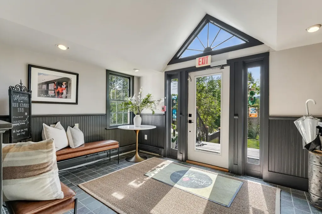 54 Red Clover Lane Mendon VT 05701