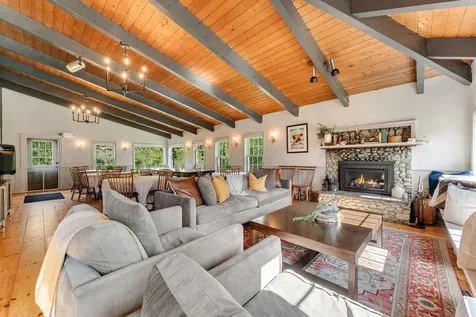 54 Red Clover Lane Mendon VT 05701