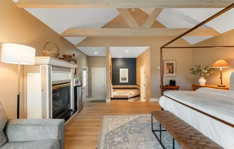 54 Red Clover Lane Mendon VT 05701