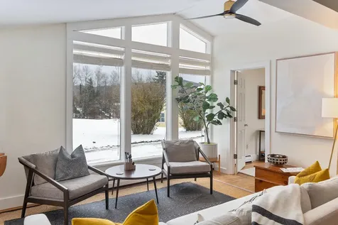 54 Red Clover Lane Mendon VT 05701
